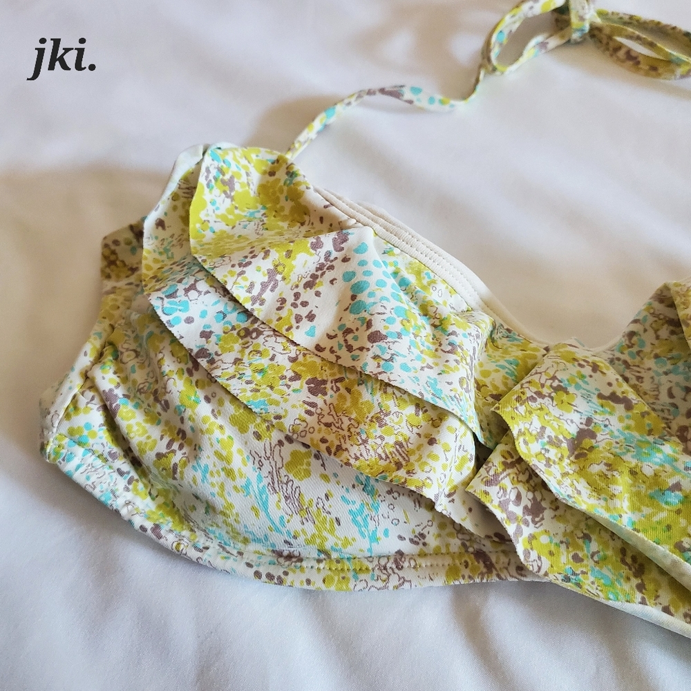 Two-Piece Women's Swimsuit - Picture 5 of 7